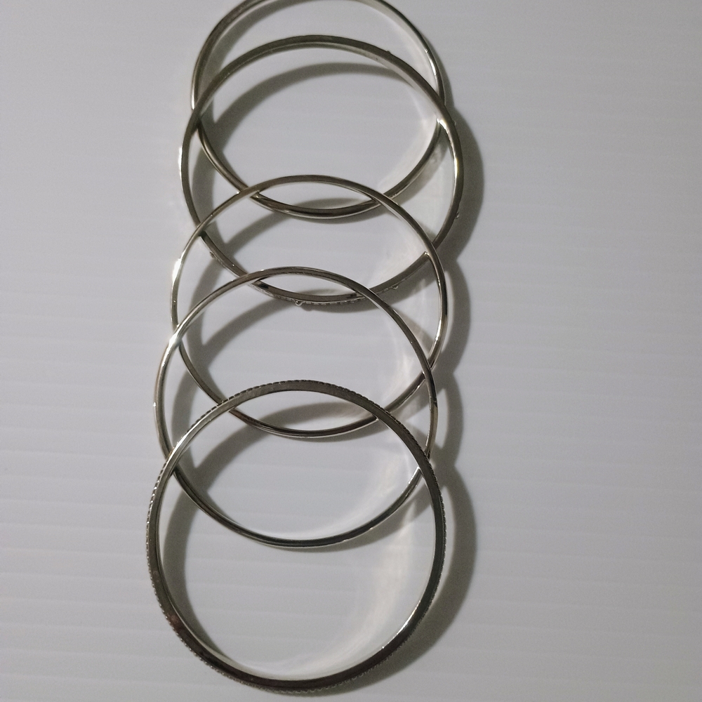 Elegant Silver Bangle Set - Picture 6 of 10